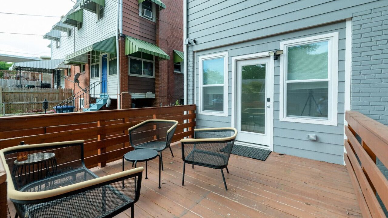 Photo of Patio Balcony in Capitol View
