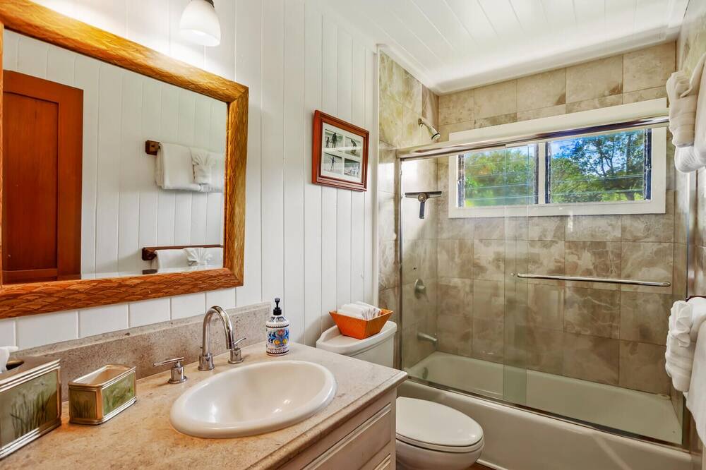 Photo of Bathroom in Kalihiwai