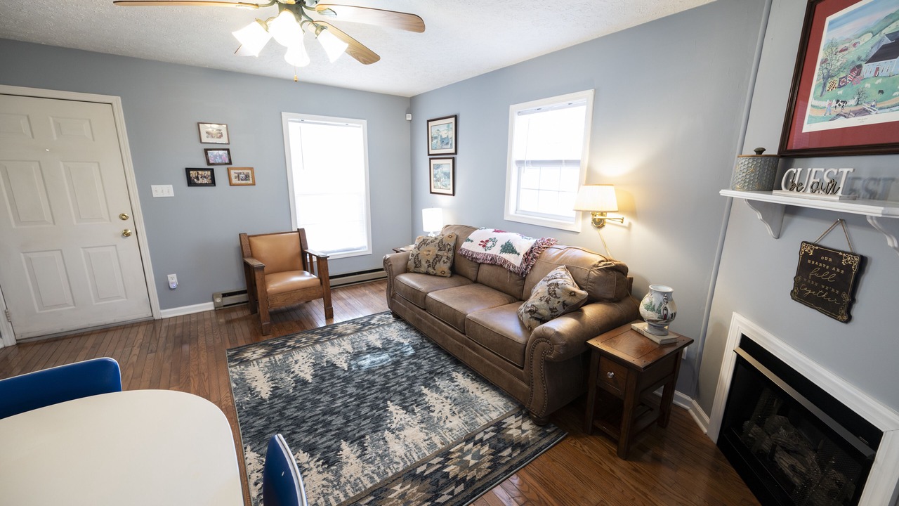 Photo of Livingroom in Hillsville
