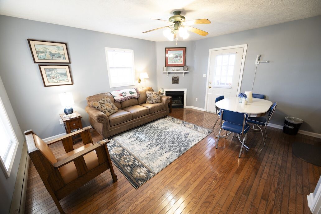 Photo of Livingroom in Hillsville