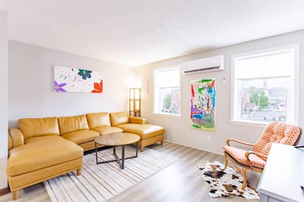 Photo of Livingroom in Monroe