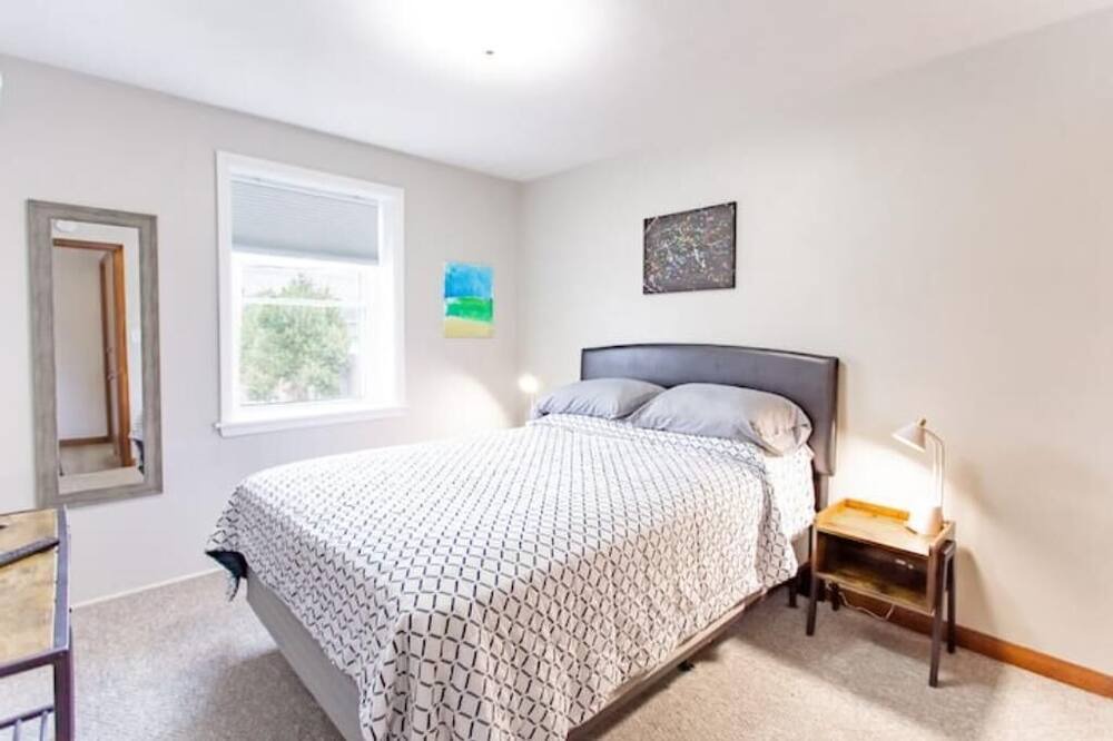 Photo of Bedroom in Monroe