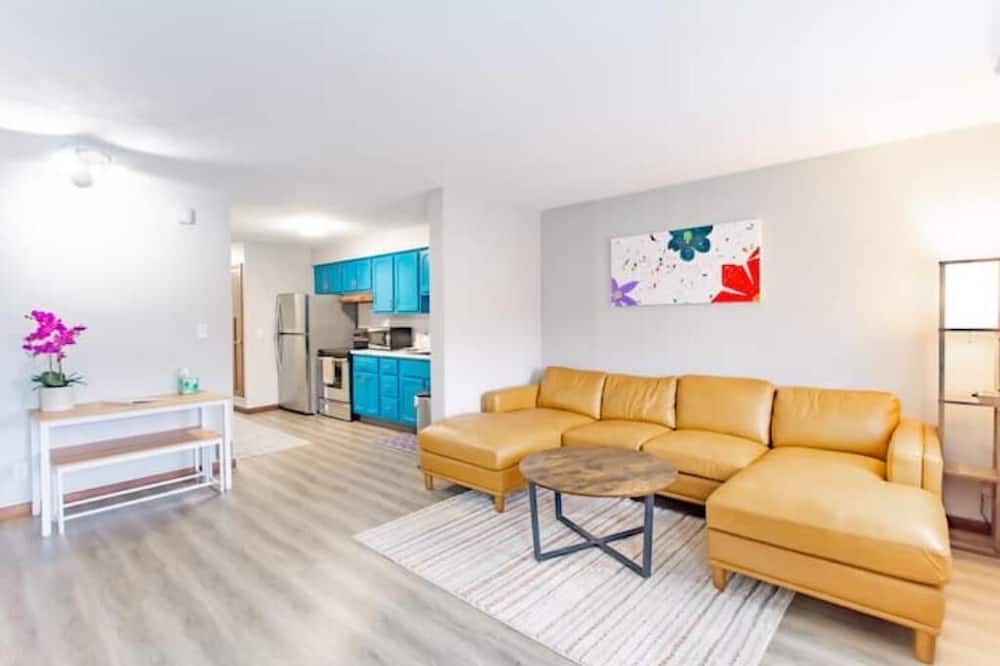 Photo of Livingroom in Monroe