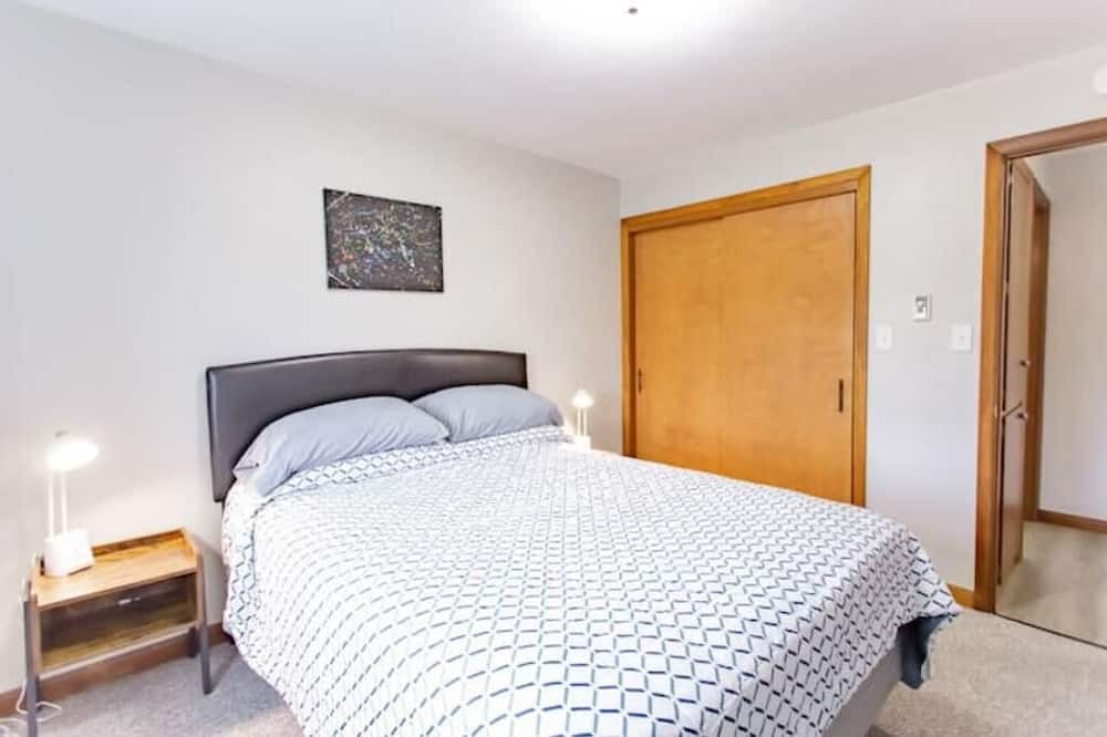 Photo of Bedroom in Monroe