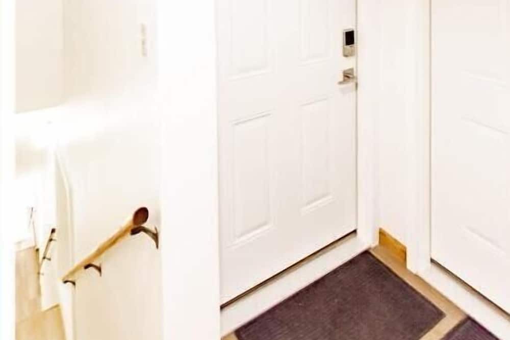 Photo of Others in Monroe