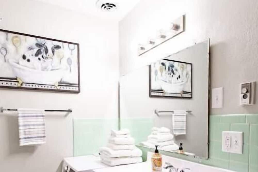 Photo of Others in Monroe