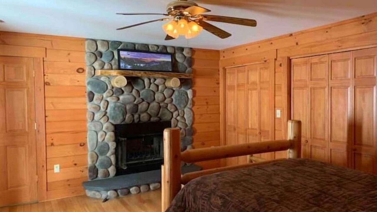 Photo of Bedroom in North Creek