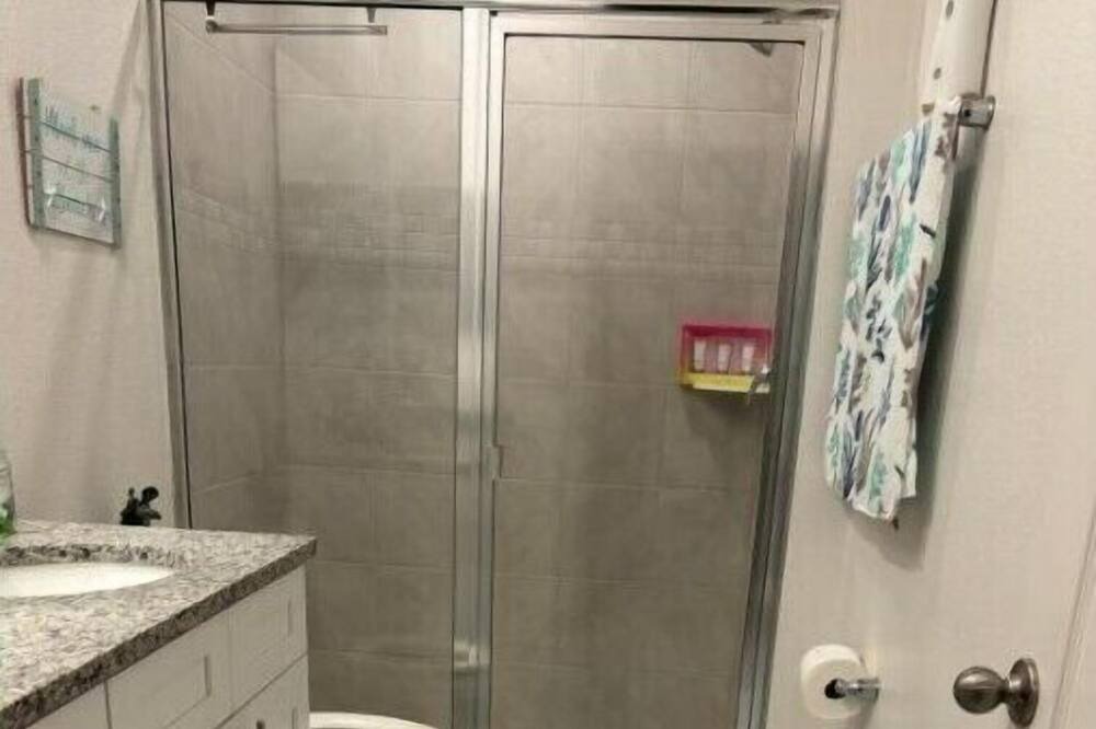 Photo of Bathroom in Glenwood