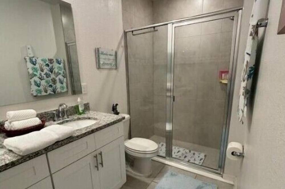Photo of Bathroom in Glenwood