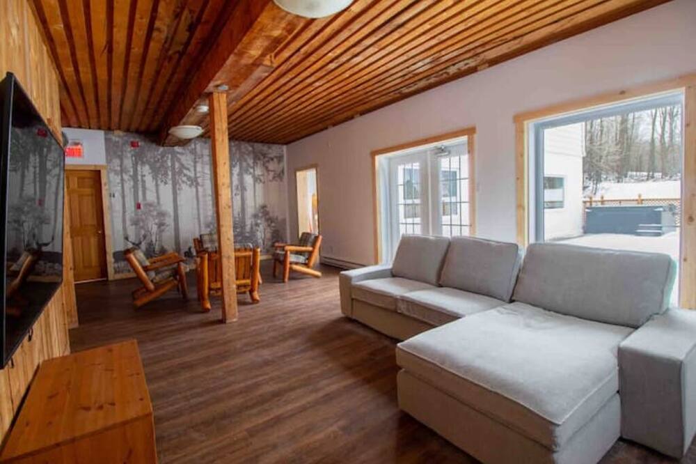 Photo of Livingroom in Eastman