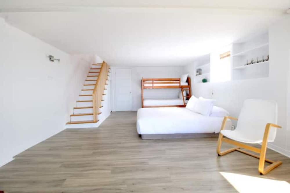Photo of Bedroom in Saint-Denis-de-Brompton