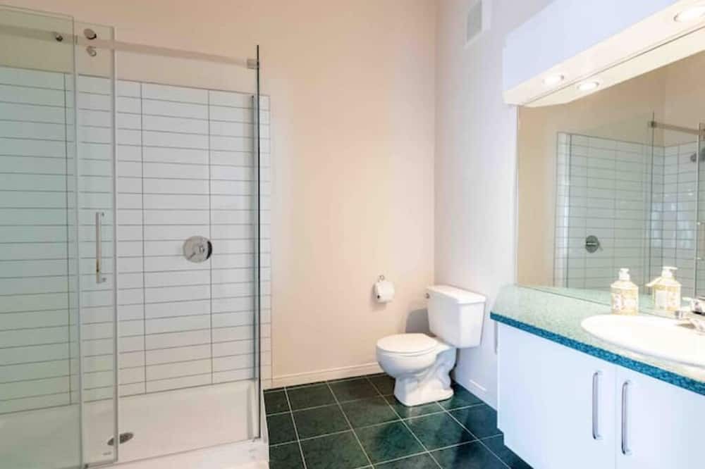 Photo of Bathroom in Saint-Denis-de-Brompton