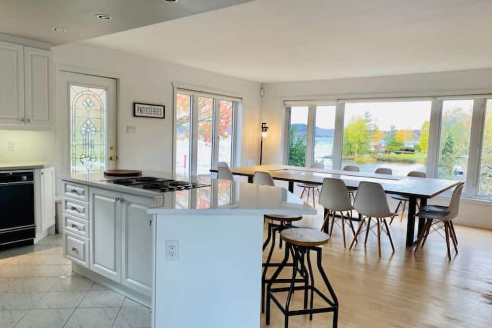 Photo of Kitchen in Saint-Denis-de-Brompton