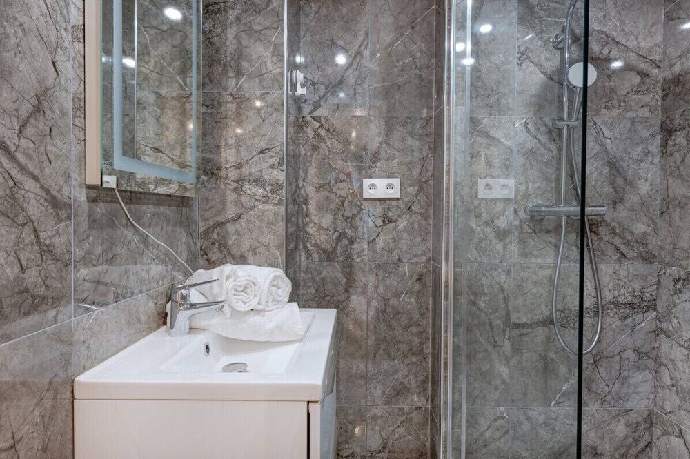 Photo of Bathroom in Jules Ferry - Recamier
