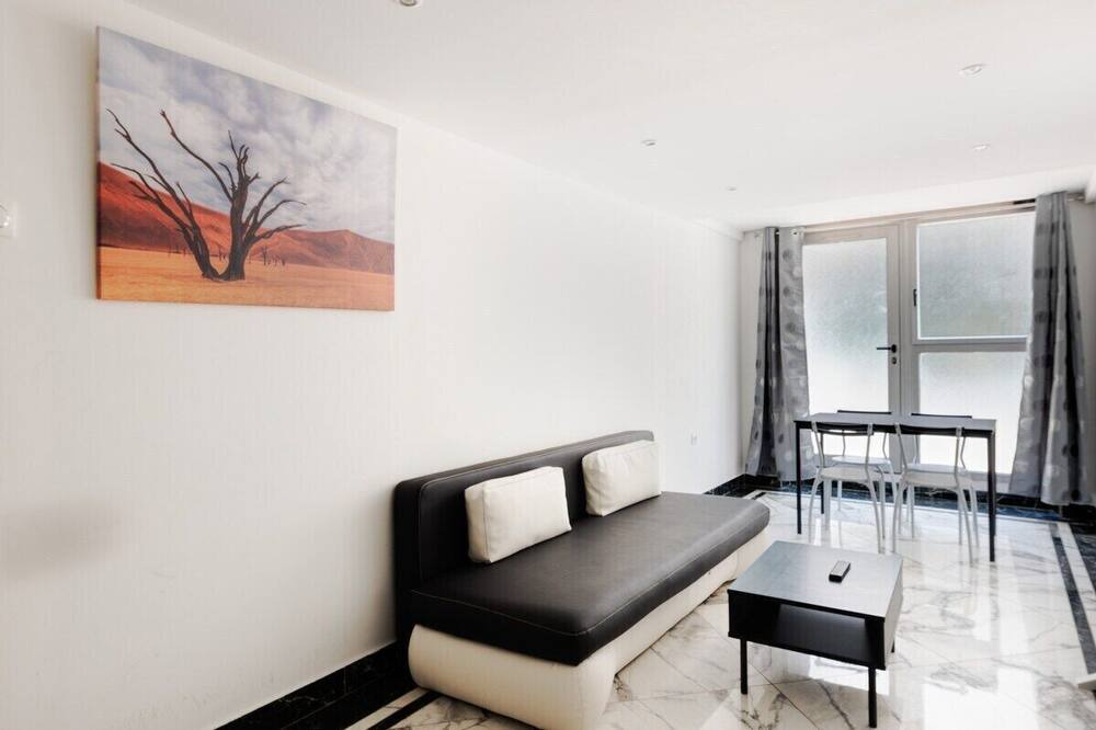 Photo of Bedroom in Jules Ferry - Recamier
