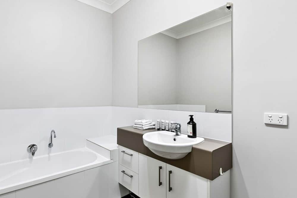 Photo of Bathroom in Pialba