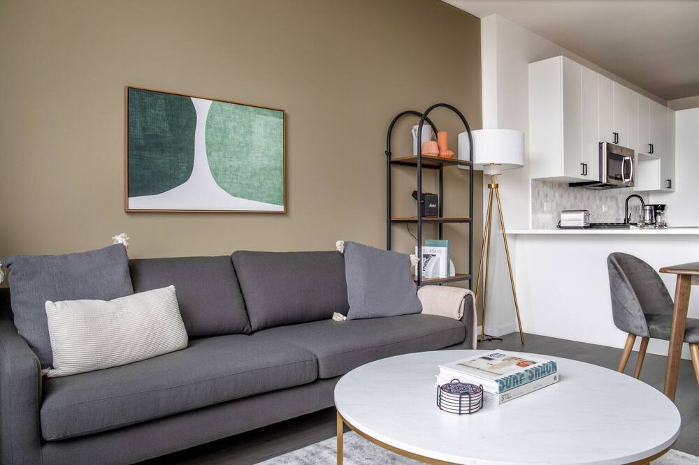 Photo of Livingroom in Logan Square