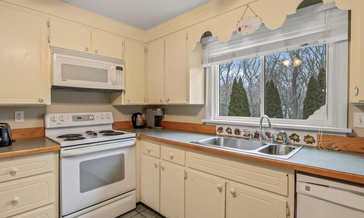 Photo of Kitchen in Cataumet