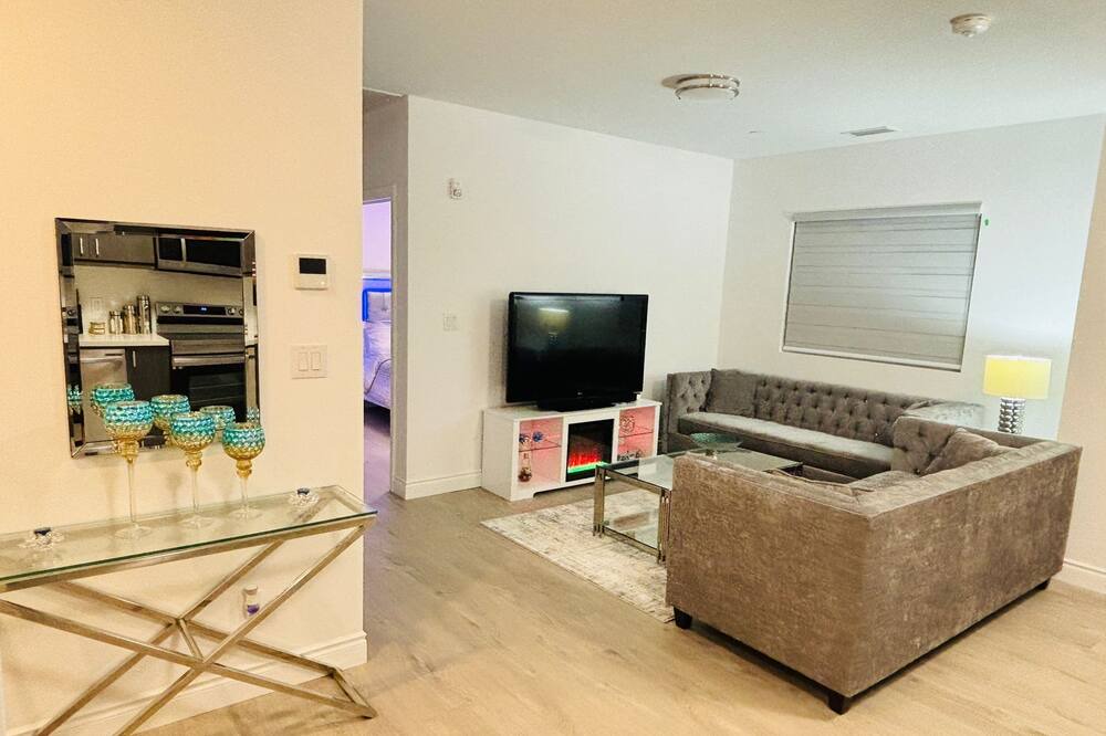Photo of Livingroom in LaSalle