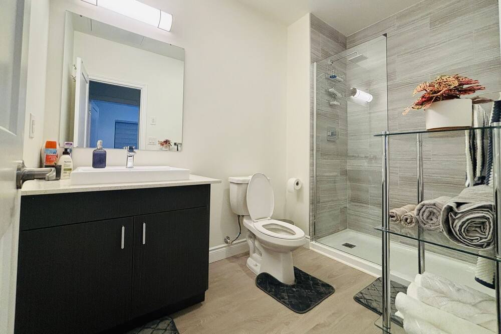 Photo of Bathroom in LaSalle
