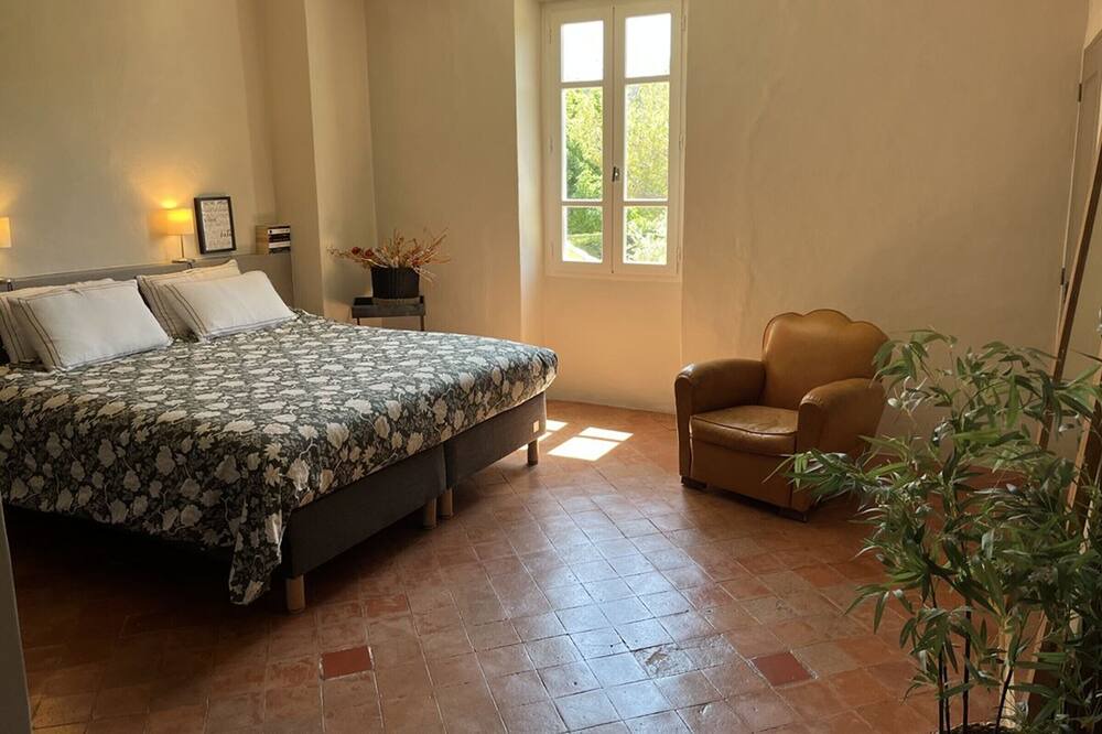 Photo of Bedroom in Entraigues-sur-la-Sorgue