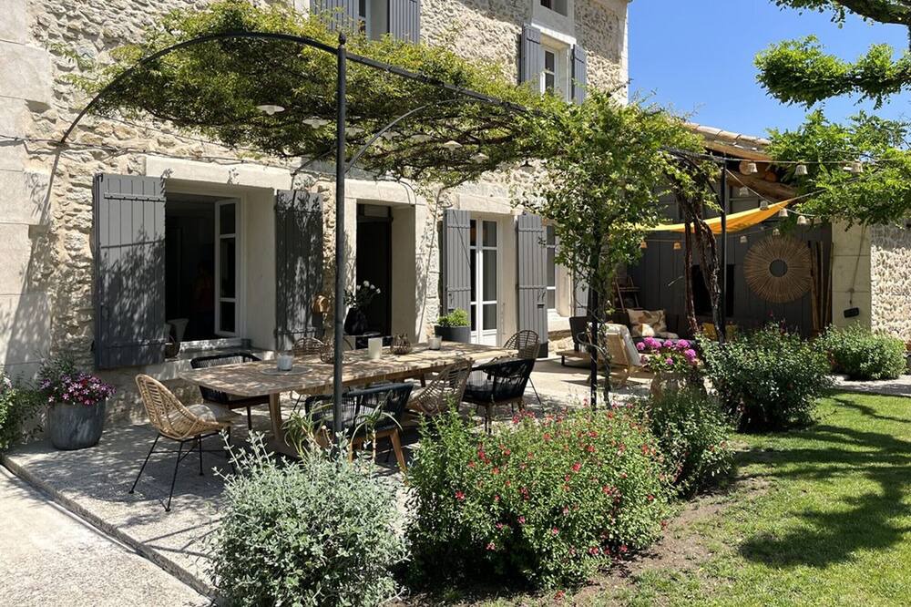 Photo of Patio Balcony in Entraigues-sur-la-Sorgue