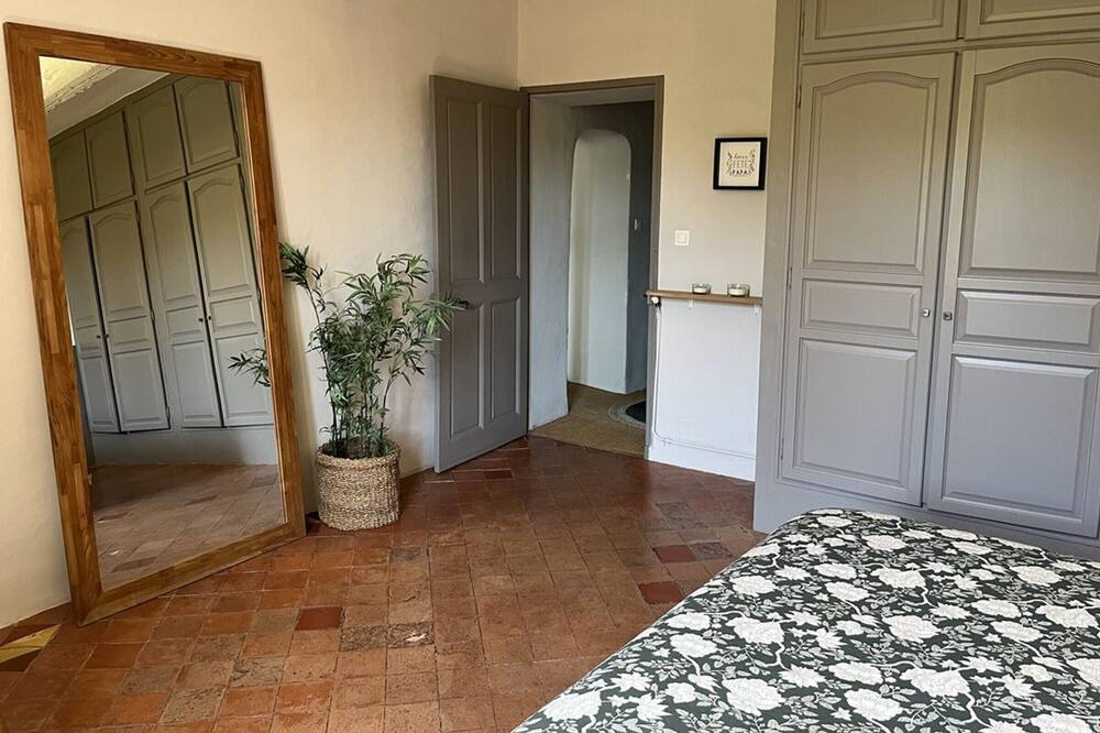 Photo of Bedroom in Entraigues-sur-la-Sorgue