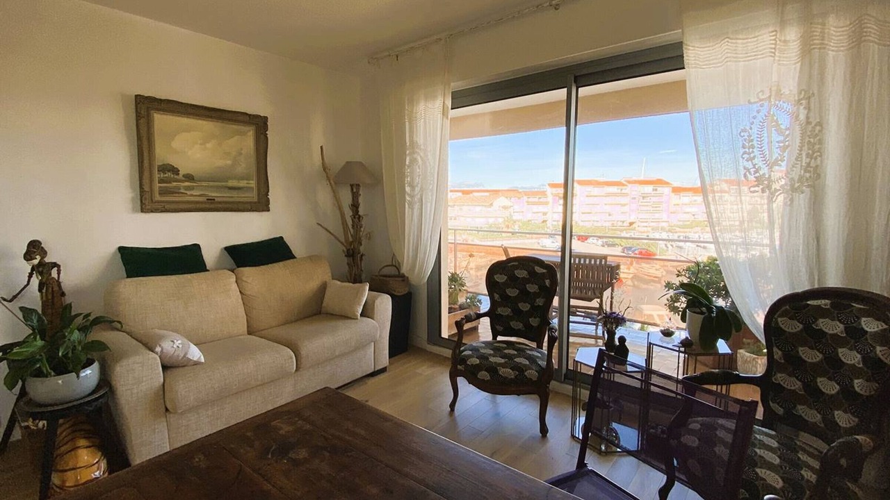Photo of Livingroom in Le Port