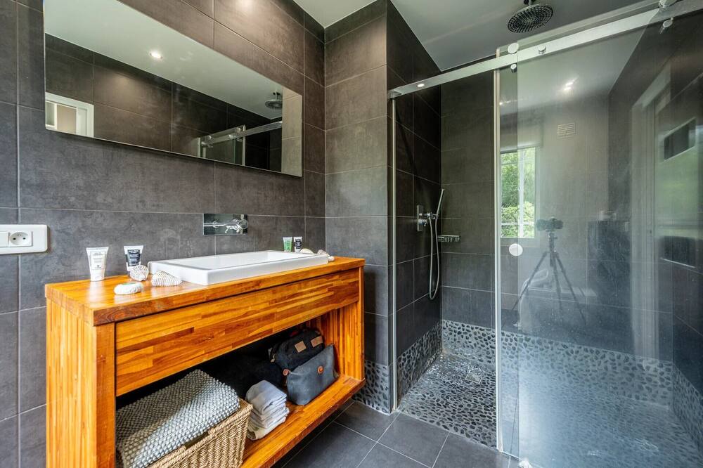 Photo of Bathroom in Morainvilliers