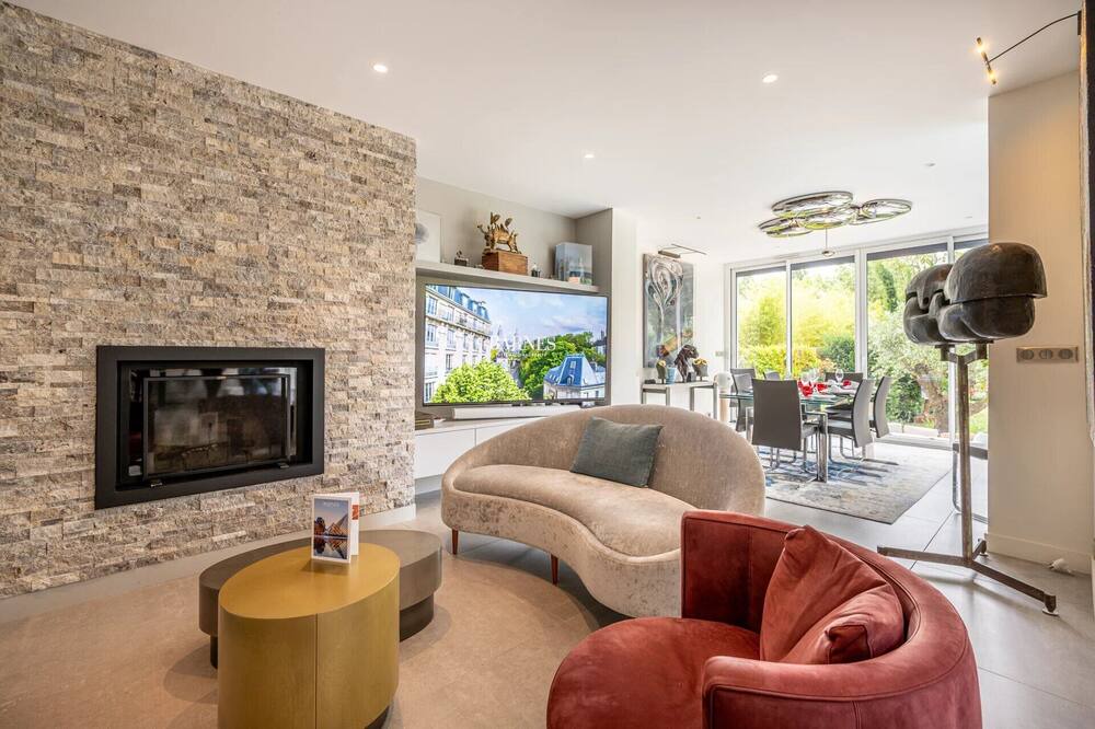 Photo of Livingroom in Le Celle-Saint-Cloud