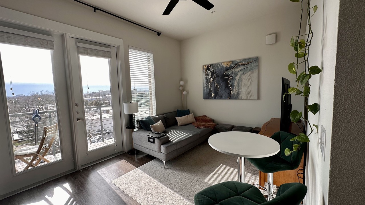 Photo of Livingroom in Highland
