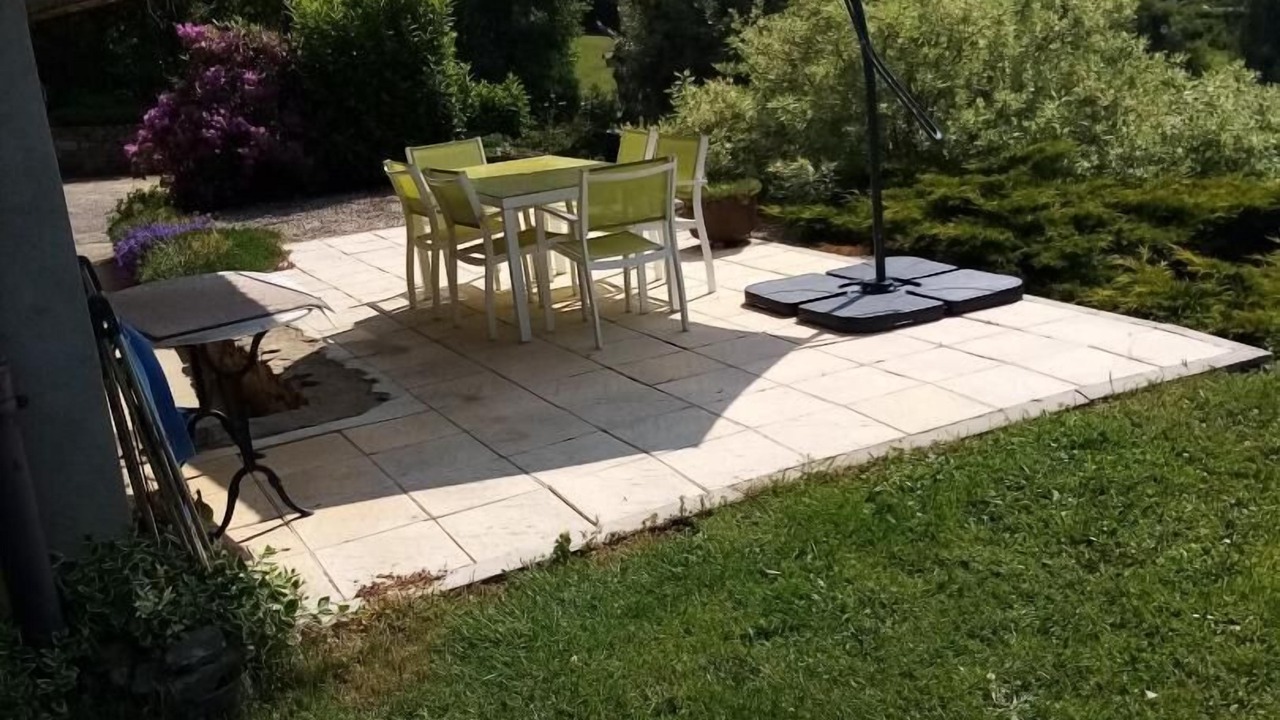 Photo of Outdoor in Larajasse