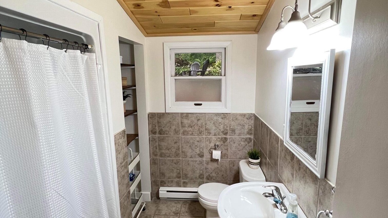 Photo of Bathroom in Georgian Bluffs