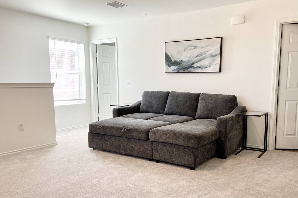 Photo of Livingroom in Weston