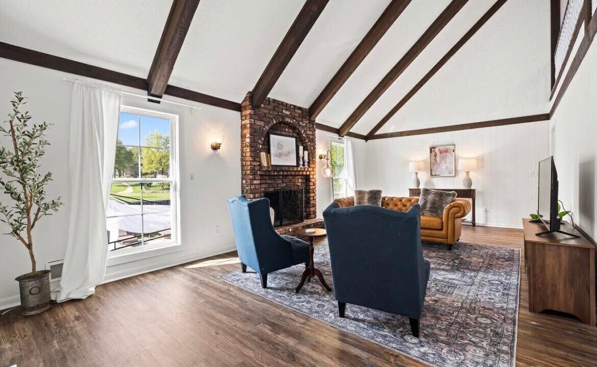 Photo of Livingroom in Blue Springs