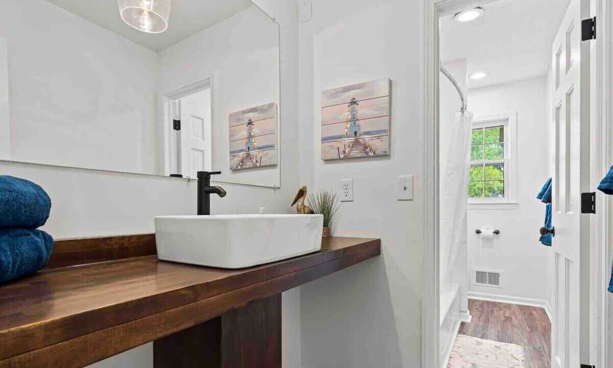 Photo of Bathroom in Blue Springs