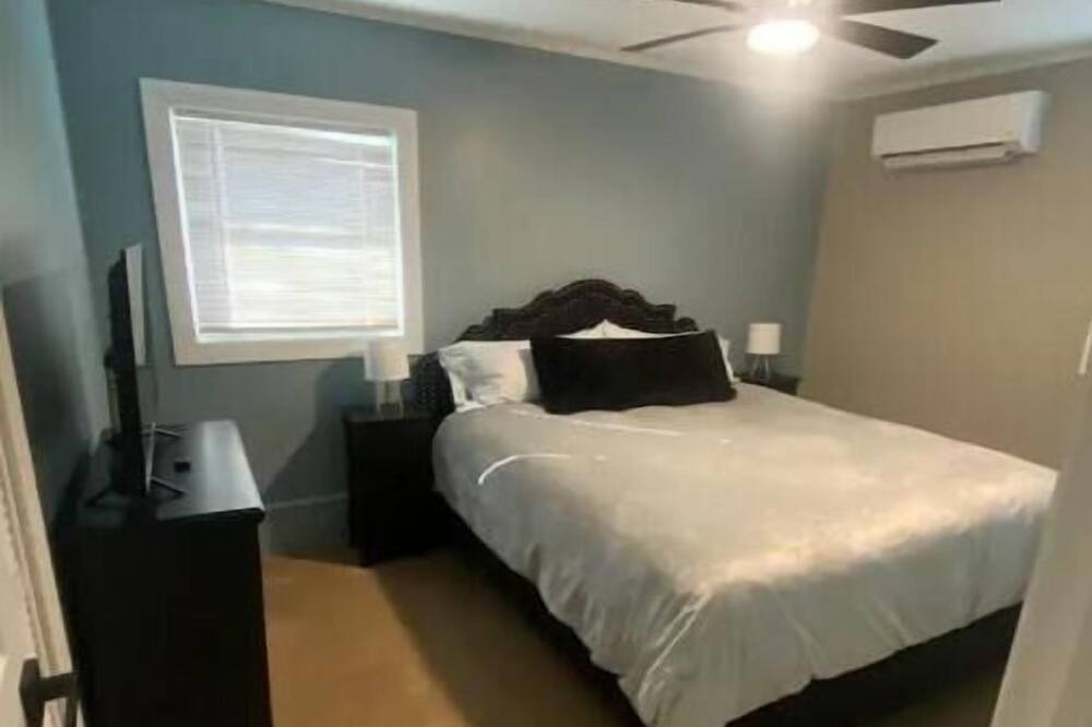 Photo of Bedroom in Saugerties