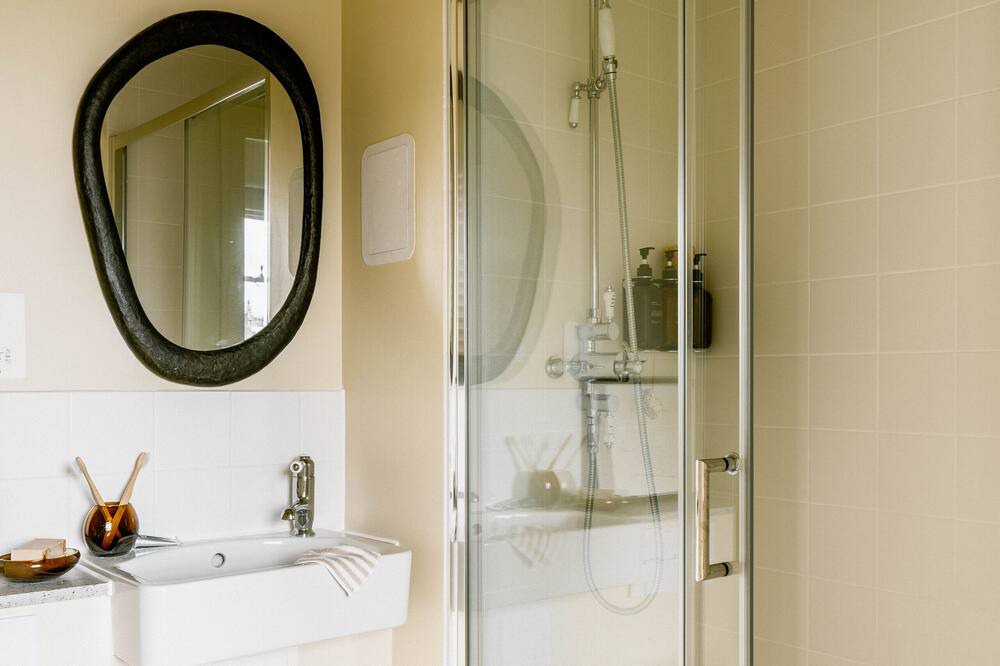 Photo of Bathroom in Thamesmead East