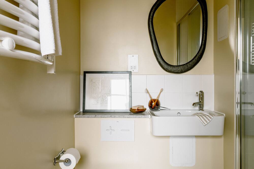 Photo of Bathroom in Thamesmead East