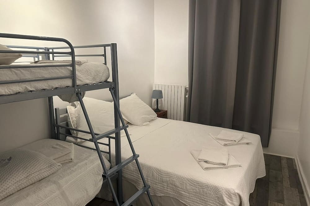 Photo of Bedroom in Montargis