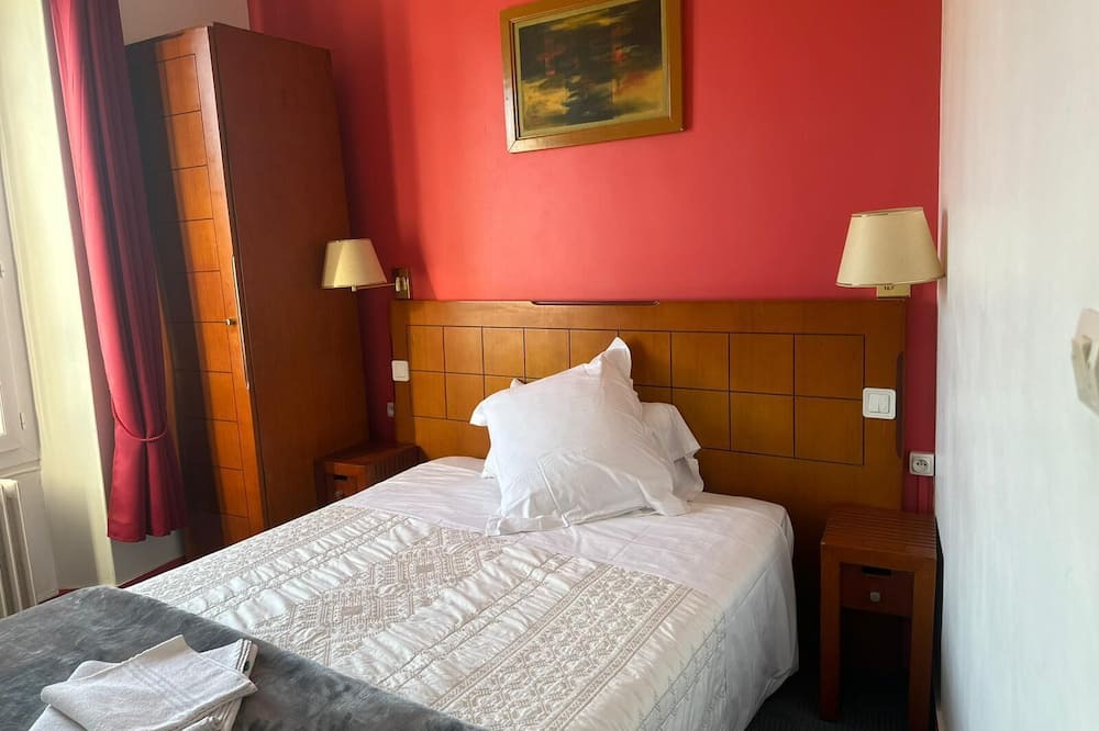 Photo of Bedroom in Montargis