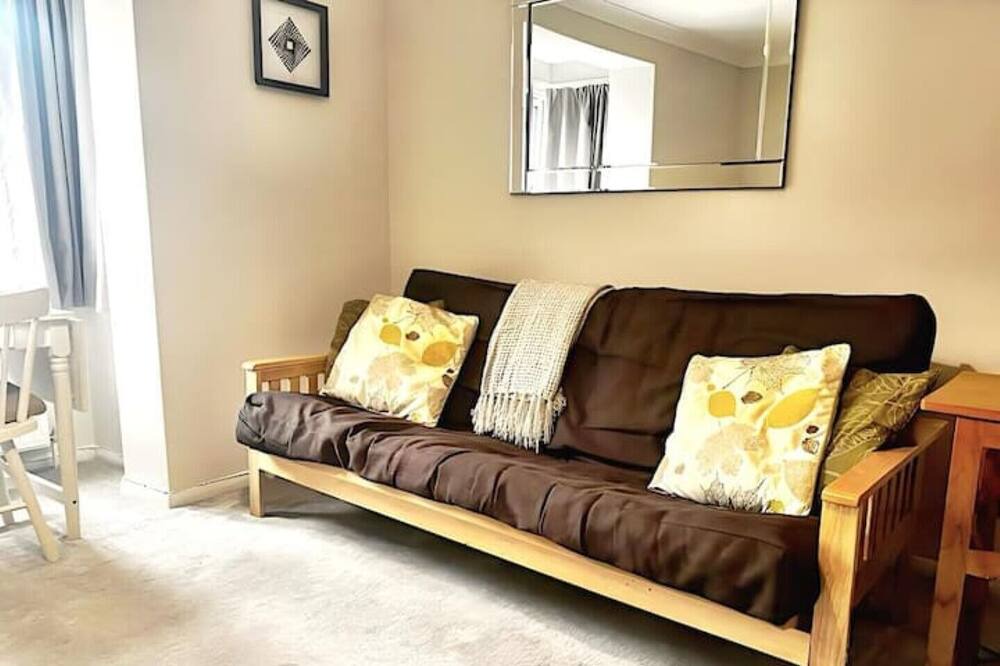 Photo of Livingroom in Epsom