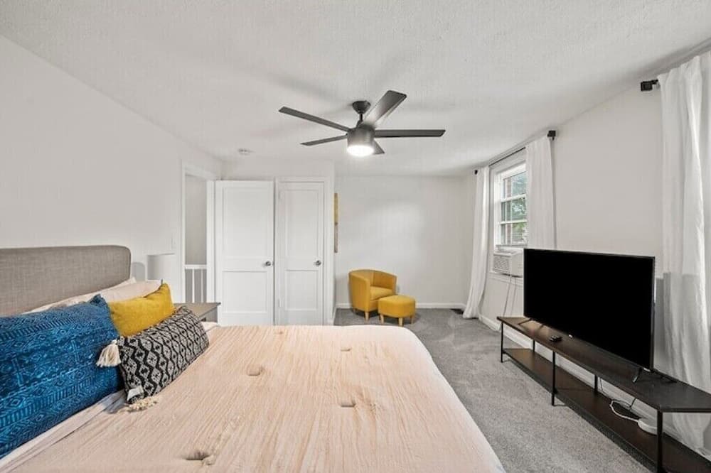 Photo of Bedroom in Highland Hills