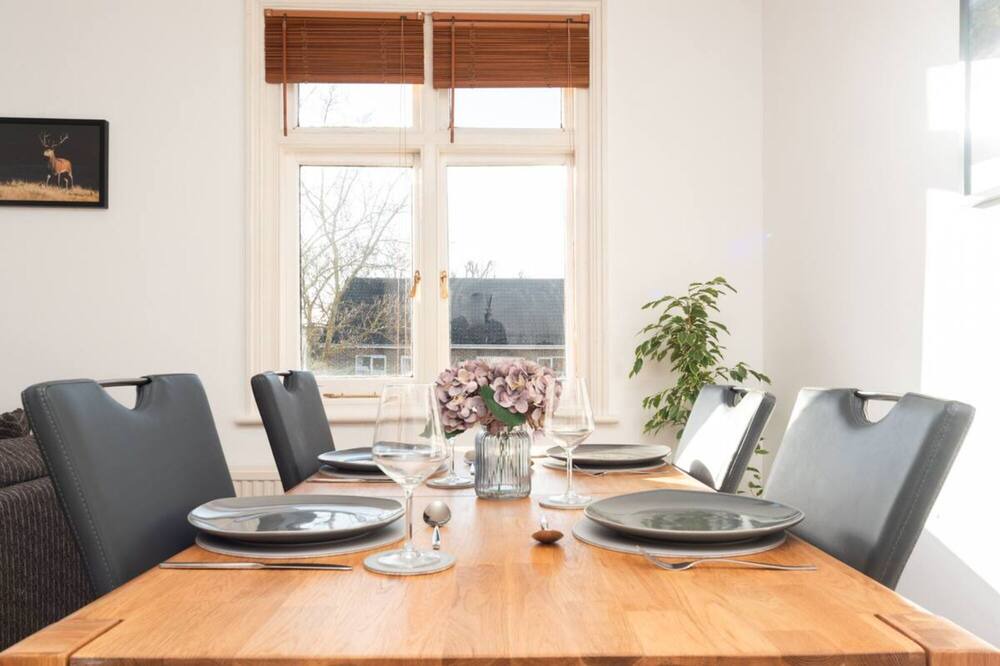 Photo of Others in Hampton Wick