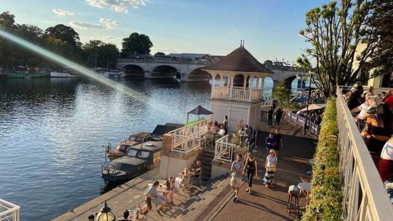 Photo of Others in Hampton Wick