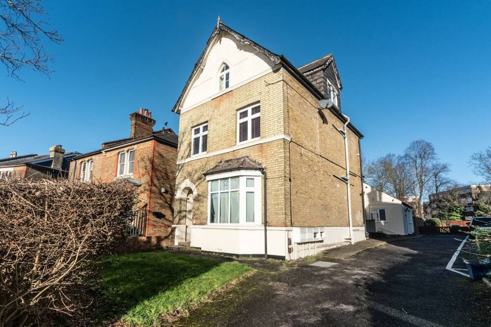 Photo of Others in Hampton Wick