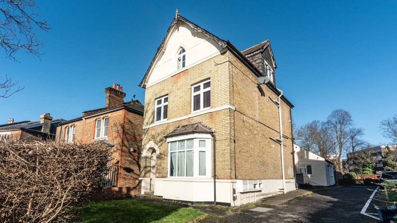 Photo of Outdoor in Hampton Wick