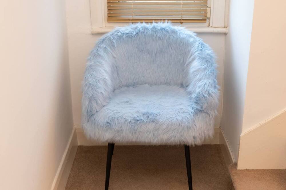 Photo of Others in Hampton Wick