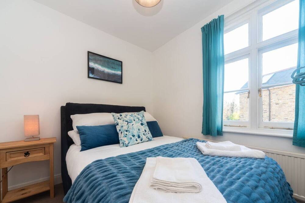 Photo of Bedroom in Hampton Wick