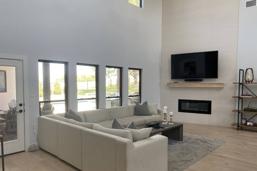Photo of Livingroom in Horseshoe Bay West